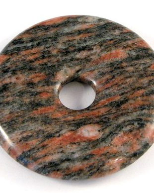6700 - Pandantiv, jasp dungat rosu si negru cenusiu, donut, 50x8mm