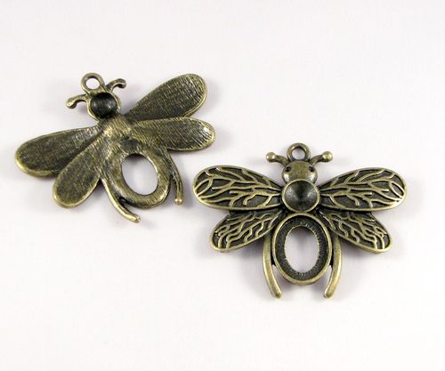 6667 - Pandantiv, aliaj metalic bronz, albina, cabochon