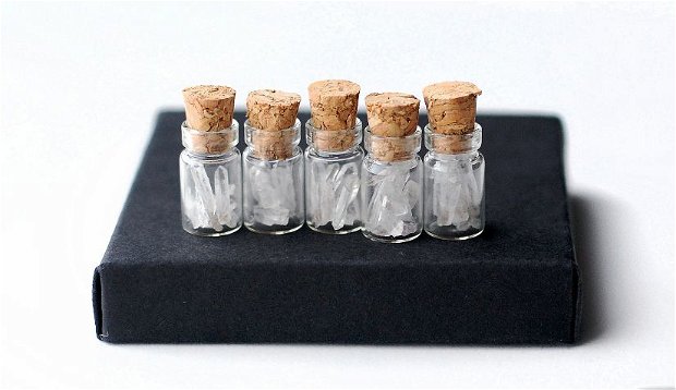 Mini sticlute cu dop de pluta sicristale quartz Herja,  Maramures