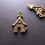 PANDANTIV CASUTA BRONZ - 32 X 20 MM