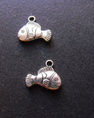 PANDANTIV PESTISOR - 17 X 14 MM