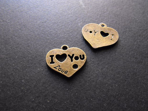 PANDANTIV BRONZ - INIMA '' LOVE'' - 21 X 19 MM