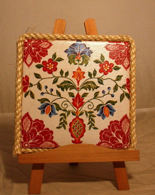 Decoratiune faianta inspiratie folk