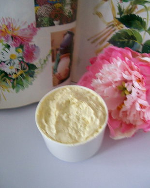 CREMA MASAJ RELAXANT CU SALVIE , LAVANDA SI ROZMARIN
