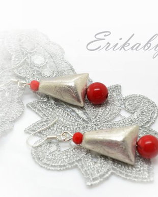 Cercei red coral