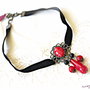Colier Black and red
