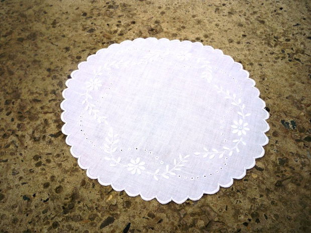 Broderie alba