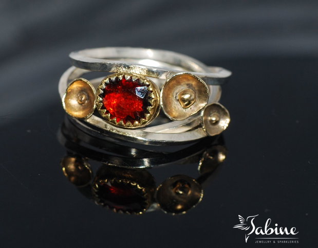 Inel argint 925 cu granat, placat selectiv cu aur 24K