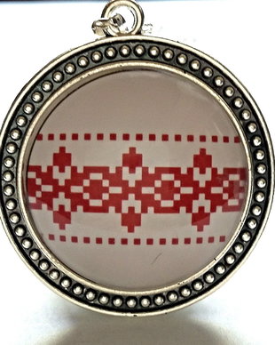 Pandant motive traditionale, model 3