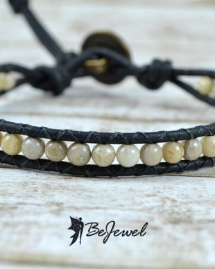 Bratara wrap barbateasca cu snur de piele si coral  fosil ''Contrast''