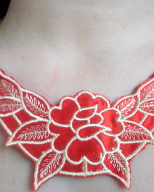 colier red embroidery