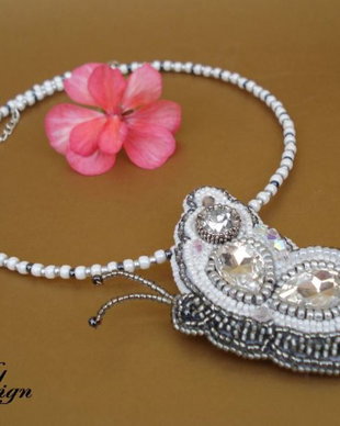 "White Butterfly”- Brosa/Colier