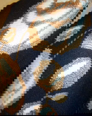 Pulover cu desen floral