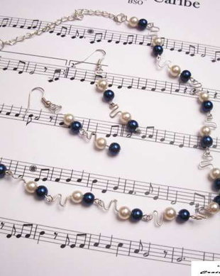 Set colier si cercei cu perle bleumarin