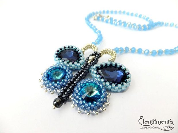 Fluture albastru - pandantiv cu cristale