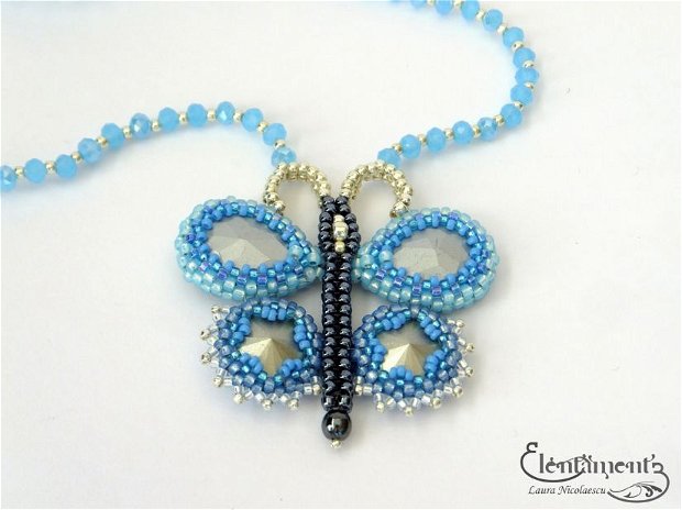 Fluture albastru - pandantiv cu cristale