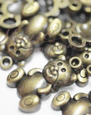 Charm ursulet, bronz antic
