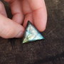 Cabochon labradorit flashy  Triunghiular
