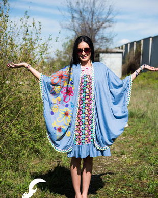 un fel de poncho