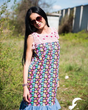 rochie cu  croset , margele si volane