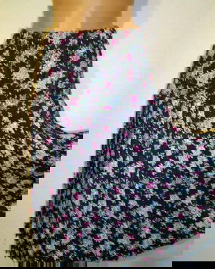 Fusta cu talie joasa, matase plisata