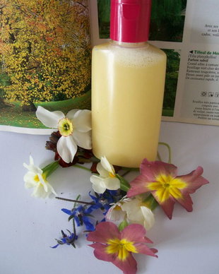 GEL PENTRU INGRIJIREA MAINILOR/ PICIOARE CRAPATE CU PLANTE SI EXTRACT DE MELC