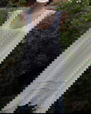 Bluza/tunica cu danteluta si volan