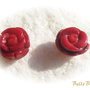 Trandafir din coral rosu lucrat manual aprox 11x16 mm