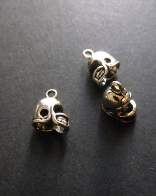 PANDANTIV CASCA - 13 X 11,5 MM