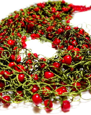 Colier crosetat verde si rosu