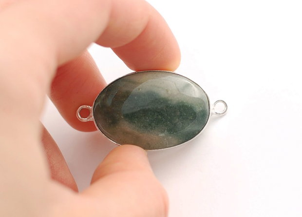 Conector cu jasper natural - in rama argintata