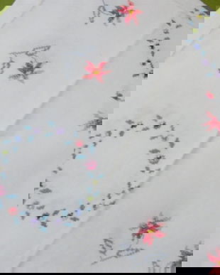 Fata de masa-in cruciulite