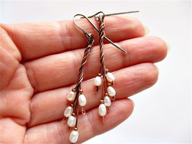 Cercei argint, cupru si perle naturale albe "Bobocei"