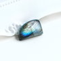 Cabochon Labradorit free form spectrolit