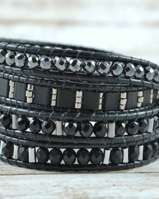 Bratara wrap cu snur de piele si cristale ''Carbon''
