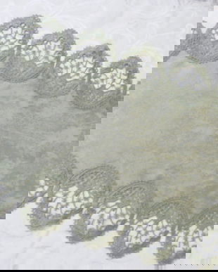 Mileu oval cu dantela