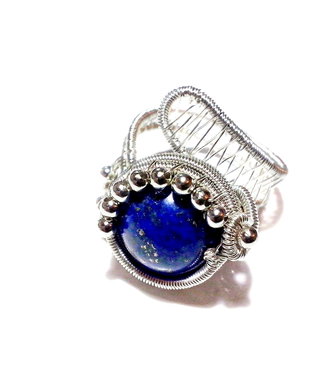 Inel din sarma argintata si lapis lazuli IN056