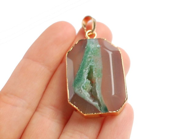 Pandant agata druzy electroplacata cu aur