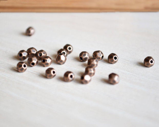 Distantiere fatetate finisaj cupru antichizat 4x3,5mm (CPLAK 038)