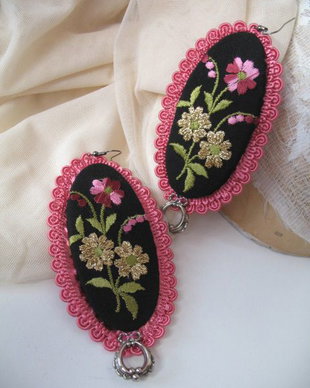 Cercei cu broderie