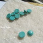 (2 bucati) Cabochon rotund din turcoaz reconstituit aprox 4x8 mm
