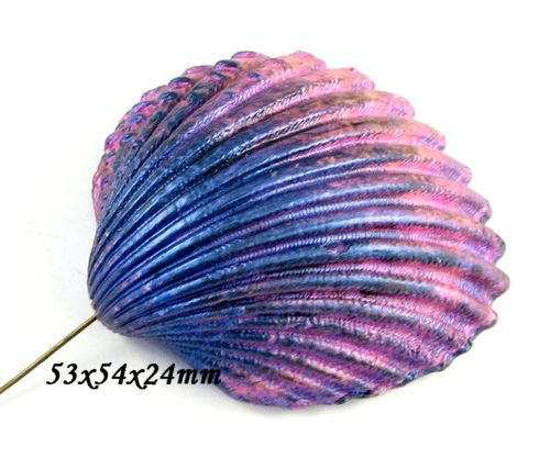 7958 - Pandantiv, scoica vopsita manual, iridescent violet si bleumarin, efect metalizat