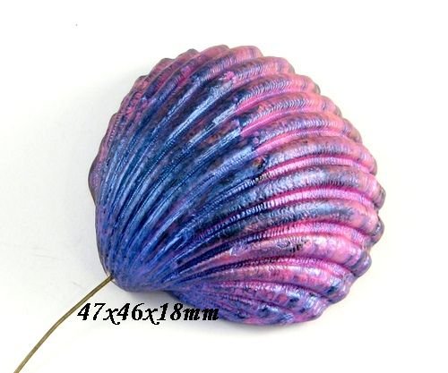 7959 - Pandantiv, scoica vopsita manual, iridescent violet si bleumarin, efect metalizat