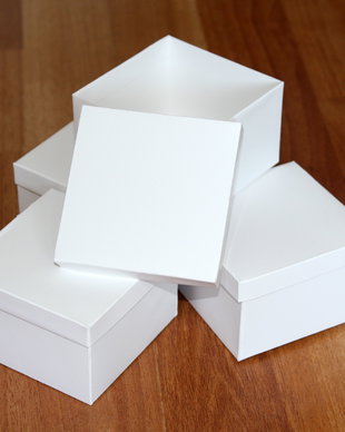 Cutii carton alb lucios, cutii marturii