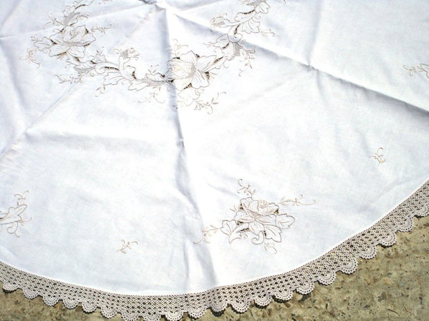 Broderie crem