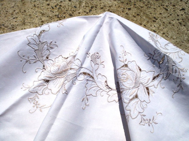 Broderie crem