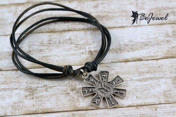 Colier barbatesc cu snur de piele si zamac ''Amulet''