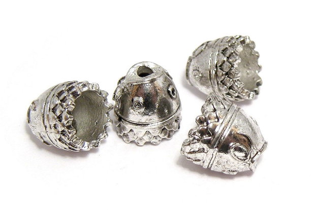 Capacel metalic, argintiu antichizat, 10x10 mm