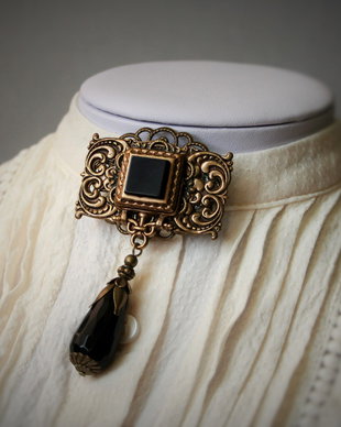 ”Medal of beauty” ... cu onix atârnat