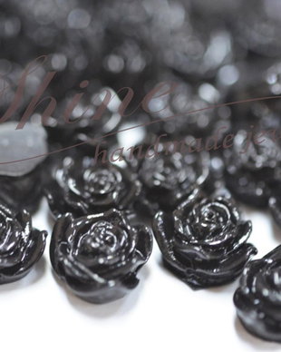 Cabochon floare, neagra